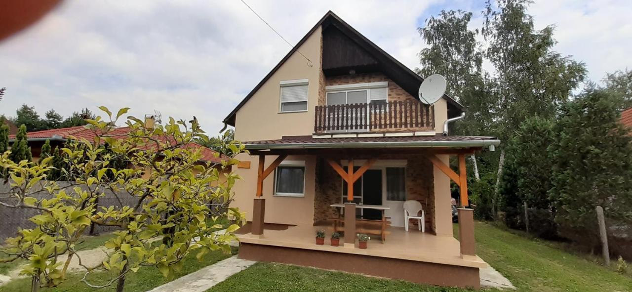 Villa Thomas Nyaralo Balatonmáriafürdő Esterno foto