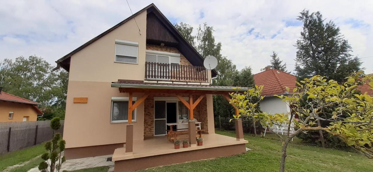 Villa Thomas Nyaralo Balatonmáriafürdő Esterno foto