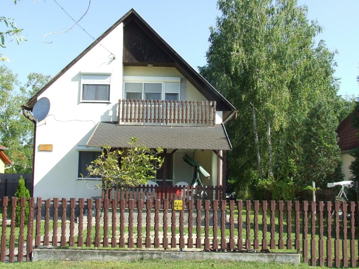 Villa Thomas Nyaralo Balatonmáriafürdő Esterno foto