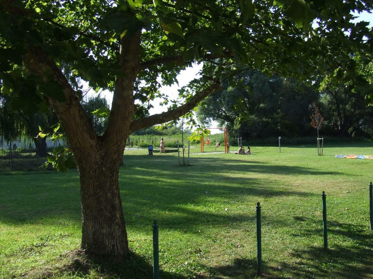 Villa Thomas Nyaralo Balatonmáriafürdő Esterno foto